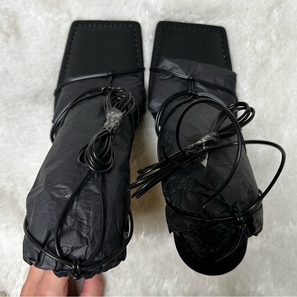 NIB $195 Good American Cage Slanted Strappy Neoprene Heel Sandals Womens 7.5, 10 - Picture 5 of 12